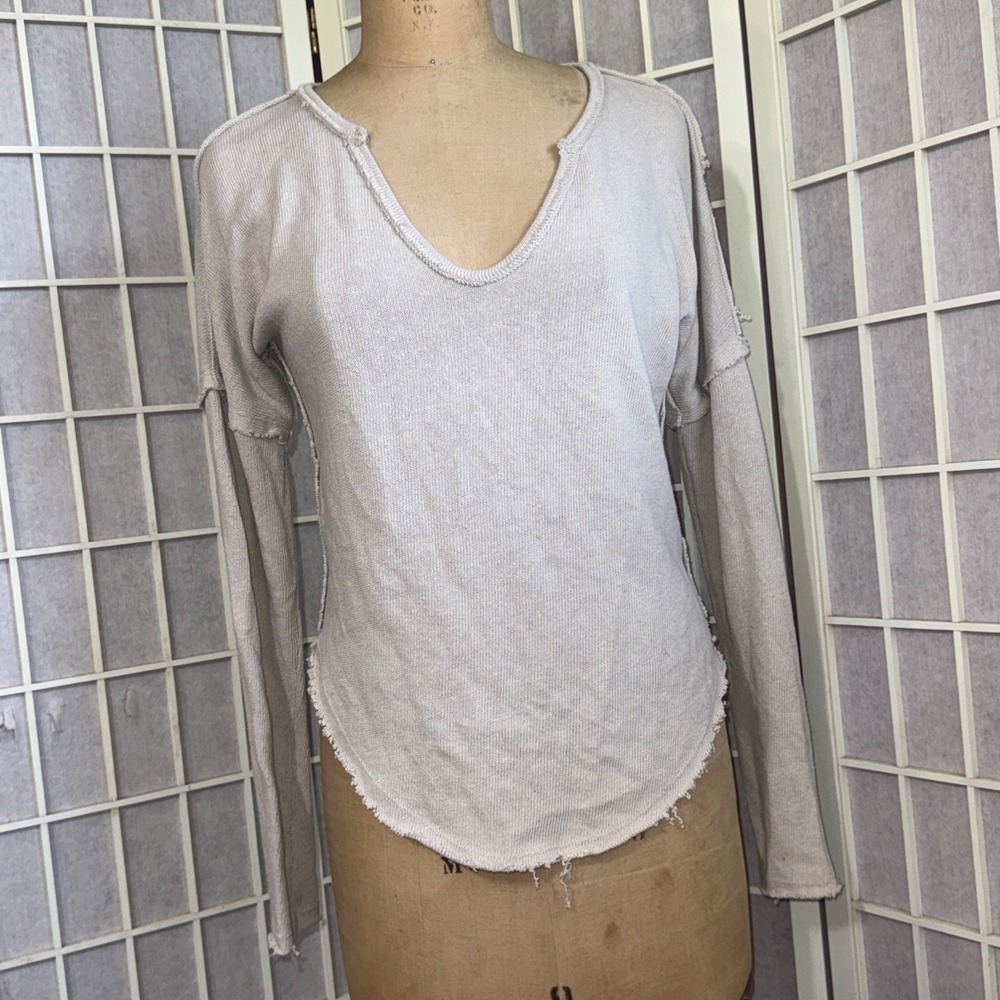 Free People We The Free Come & Get It V Neck Top Gray Distressed Thermal Small